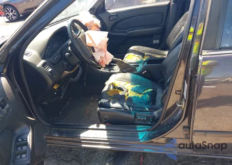 1996 Nissan Maxima Gle/Gxe/Se z USA, uszkodzony, nr VIN JN1CA21D6TT722084